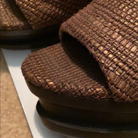 Elizabeth and James Platform Heels - Picture 4 of 10